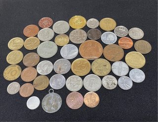 Lote 43 monedas mundiales y españolas + medalla