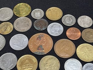 Lote 43 monedas mundiales y españolas + medalla