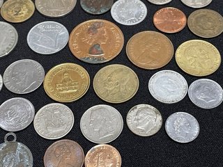 Lote 43 monedas mundiales y españolas + medalla