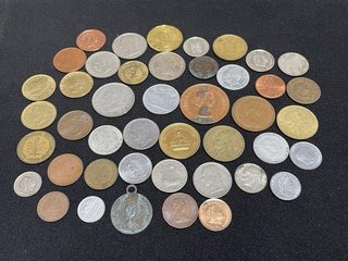 Lote 43 monedas mundiales y españolas + medalla