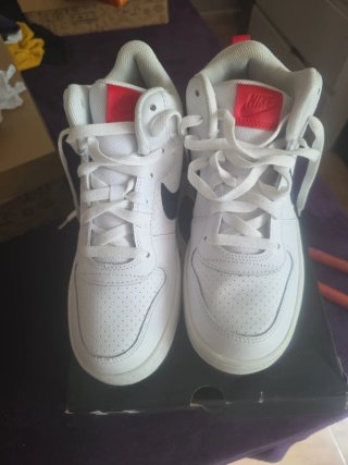Zapatillas Nike Blancas y Rojas
