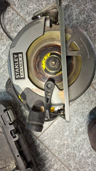 Sierra Circular Stanley Fatmax FME301K 1650W