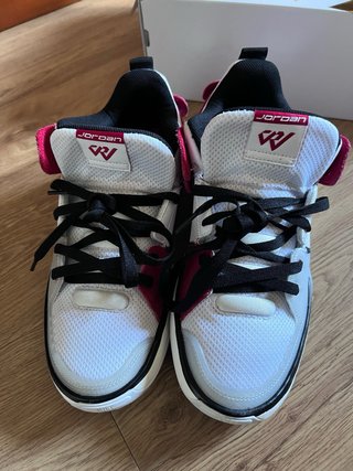 Zapatillas Nike Jordan Talla 42.5 puestas 2 veces
