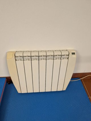 Radiador eléctrico blanco para pared 900W
