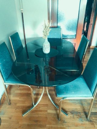 Mesa de cristal y metal con 6 sillas