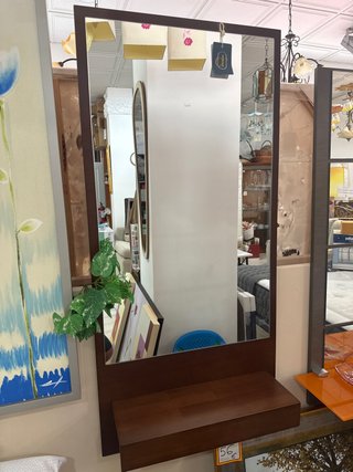 Mueble colgante para entrada de madera y cristal