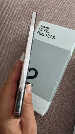 Oppo Reno12 FS sólo 1 mes de uso