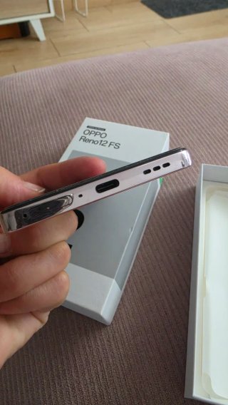 Oppo Reno12 FS sólo 1 mes de uso