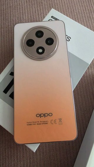 Oppo Reno12 FS sólo 1 mes de uso