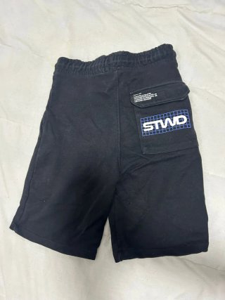 Pantalones cortos negros con logo azul