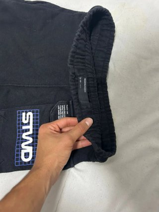 Pantalones cortos negros con logo azul
