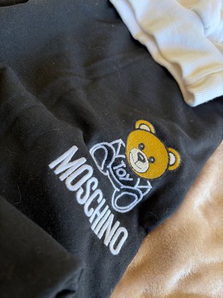 Chándal Moschino niño blanco y negro