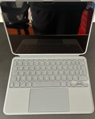 iPad Air 11 M4 WiFi 128GB + Funda Teclado