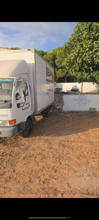 Camión Nissan cabstar