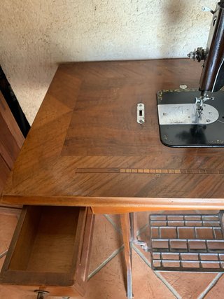 Máquina de coser antigua Alfa