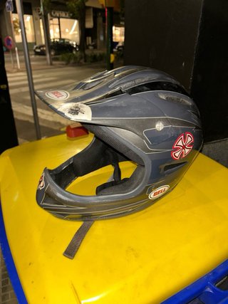 Casco BELL