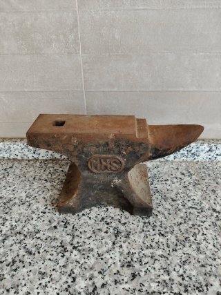 Yunque antiguo MHS