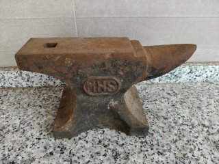 Yunque antiguo MHS