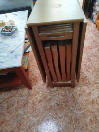 Mesa plegable y sillas