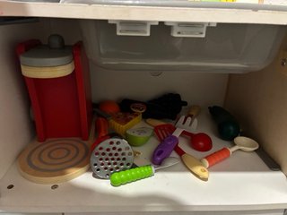 Cocina de madera para niños