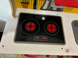 Cocina de madera para niños