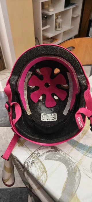 Pattini in linea con casco e protezioni