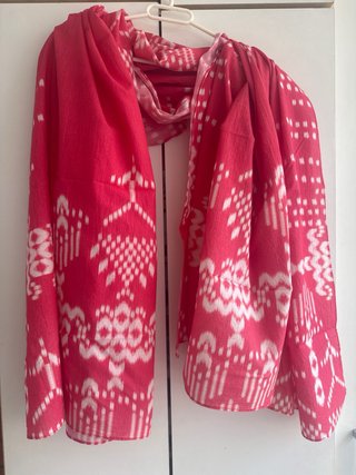 Pañuelo Massimo Dutti rosa y blanco
