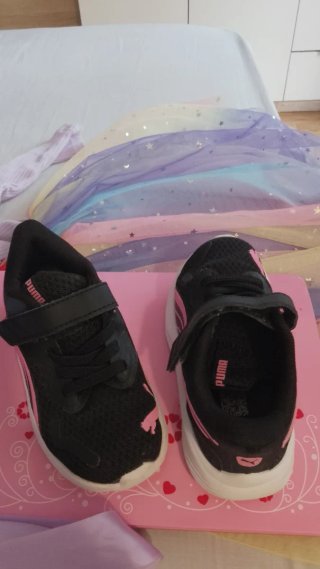 Tenis Puma niña negros y rosas