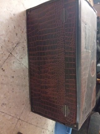 Baúl vintage madera y cuero 1910