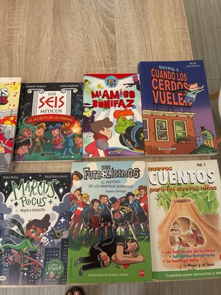 Lote libros infantiles variados.