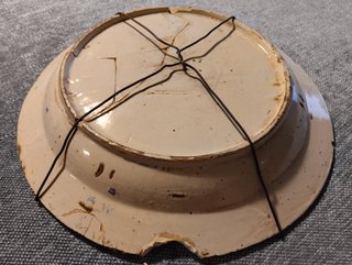 Plato antiguo artesanal gallo (1 de 2)
