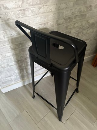 Taburete alto y mesa alta