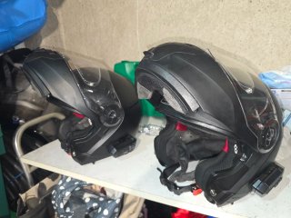 Cascos de moto negros