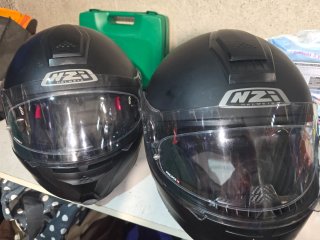 Cascos de moto negros