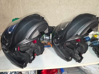 Cascos de moto negros