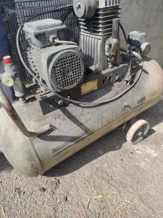 Compresor de aire UNIAIR Profesional 1.5 kW