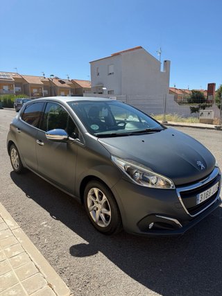 Peugeot 208 2015