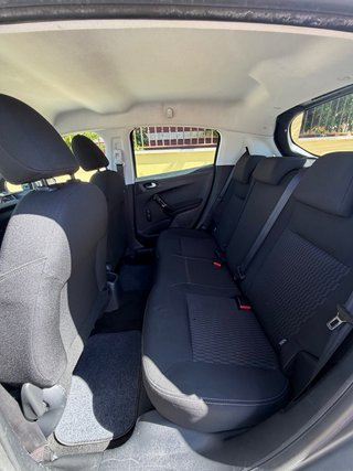Peugeot 208 2015