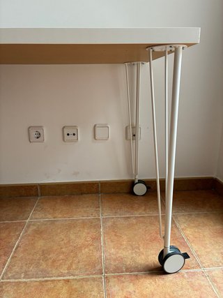 Mesa de escritorio 120x60 con ruedas