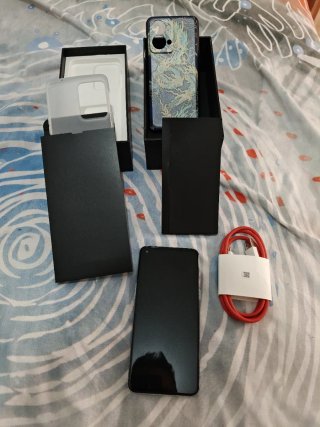 OnePlus Nord 2T Impecable Batería Escasa