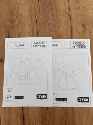 Mesa madera y 4 sillas