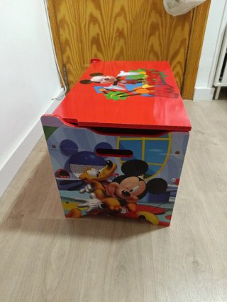 Baúl de madera de Mickey Mouse