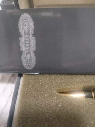 Bolígrafo Parker oro