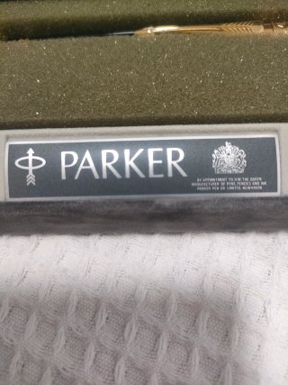 Bolígrafo Parker oro