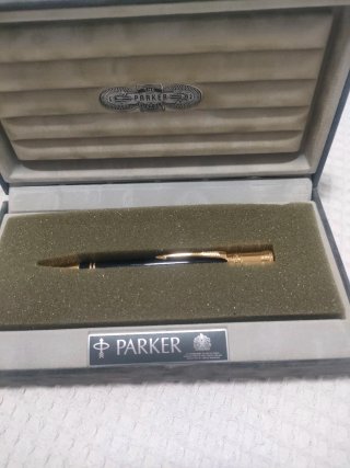 Bolígrafo Parker oro