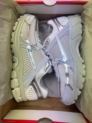 Nike Zoom Vomero 5 Talla 44 Nuevas