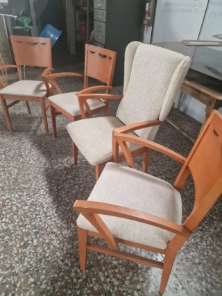 Conjunto sillón y 3 sillas tela beige