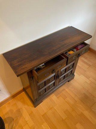 Mueble recibidor madera antiguo.