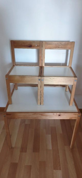 Mesa y 2 Sillas Infantiles IKEA Madera