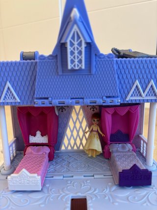 Castillo Frozen Portátil con Muñecas y Muebles
